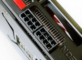 8 Radeon HD 7990 connectors