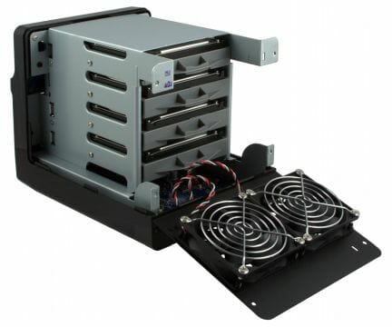 7 synology ds411 inside
