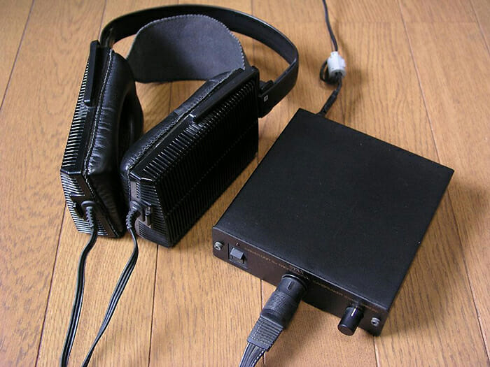 electrostatic headphones with an amplifier